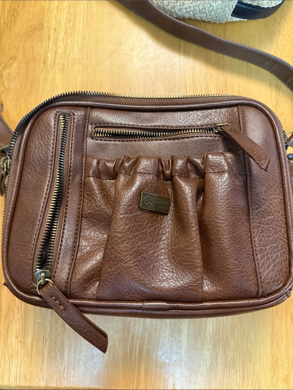 White Mountain Brown Leather Messenger Crossbody Bag